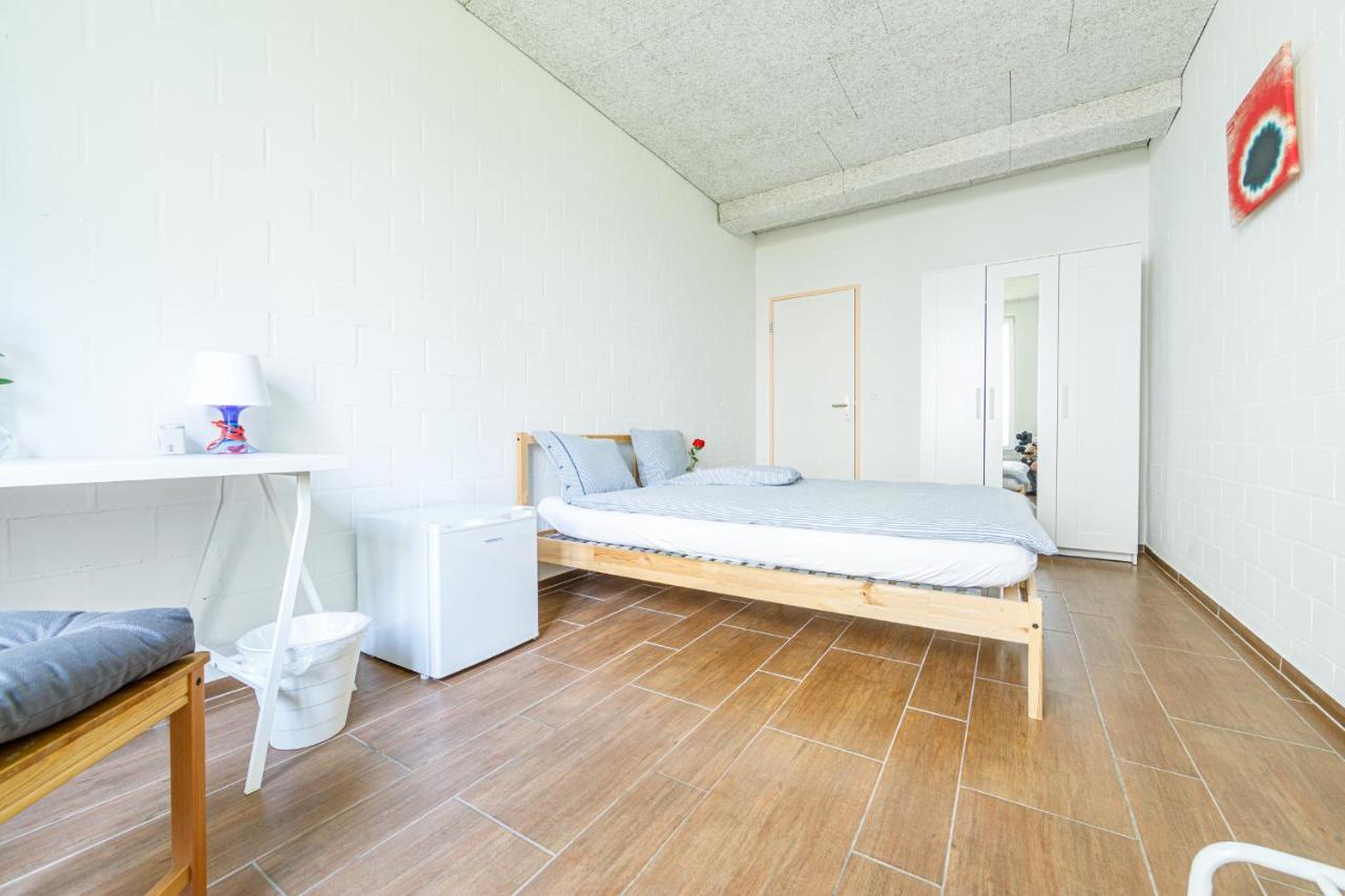 Simple Rooms - Yellow Inn St. Gallen Exterior photo