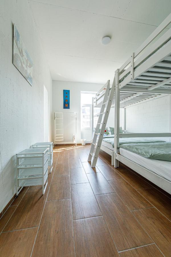 Simple Rooms - Yellow Inn St. Gallen Exterior photo