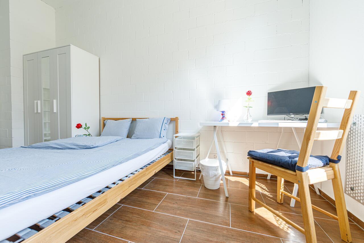 Simple Rooms - Yellow Inn St. Gallen Exterior photo