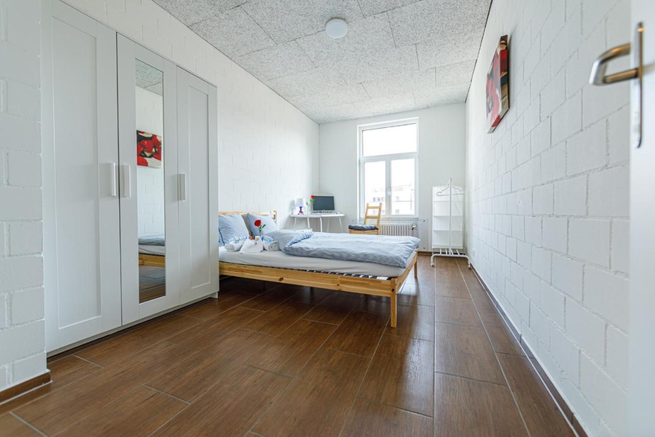 Simple Rooms - Yellow Inn St. Gallen Exterior photo