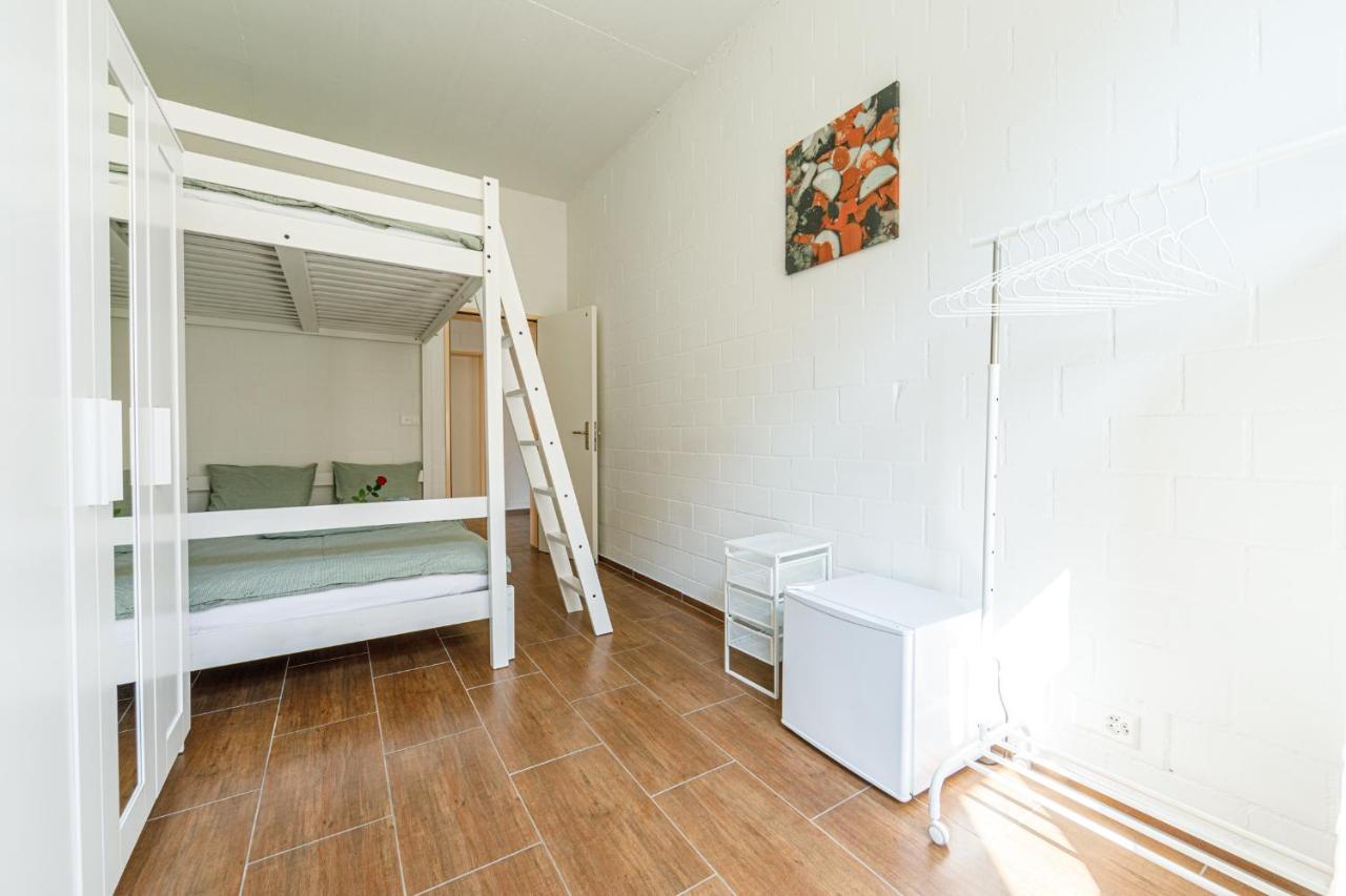 Simple Rooms - Yellow Inn St. Gallen Exterior photo